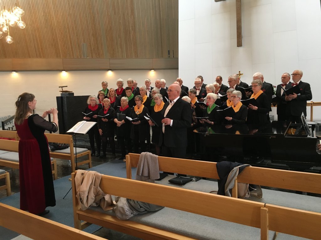 201909-i-vesturkirkju-i-thorshofn.jpg