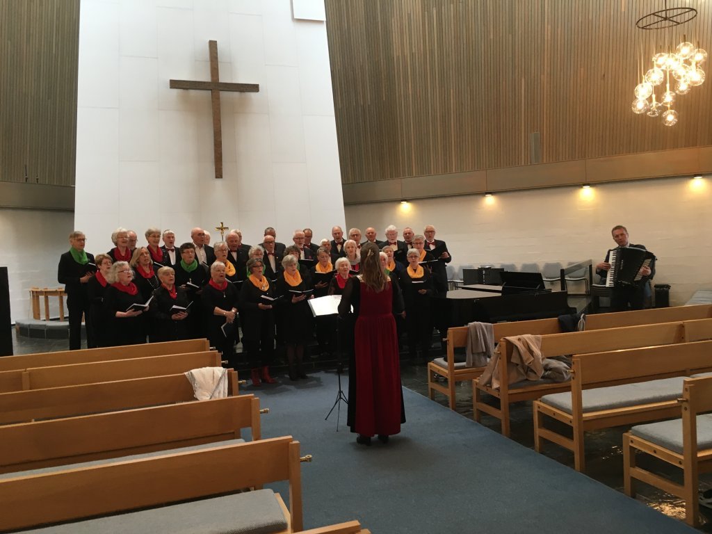 201910-i-vesturkirkju-i-thorshofn.jpg
